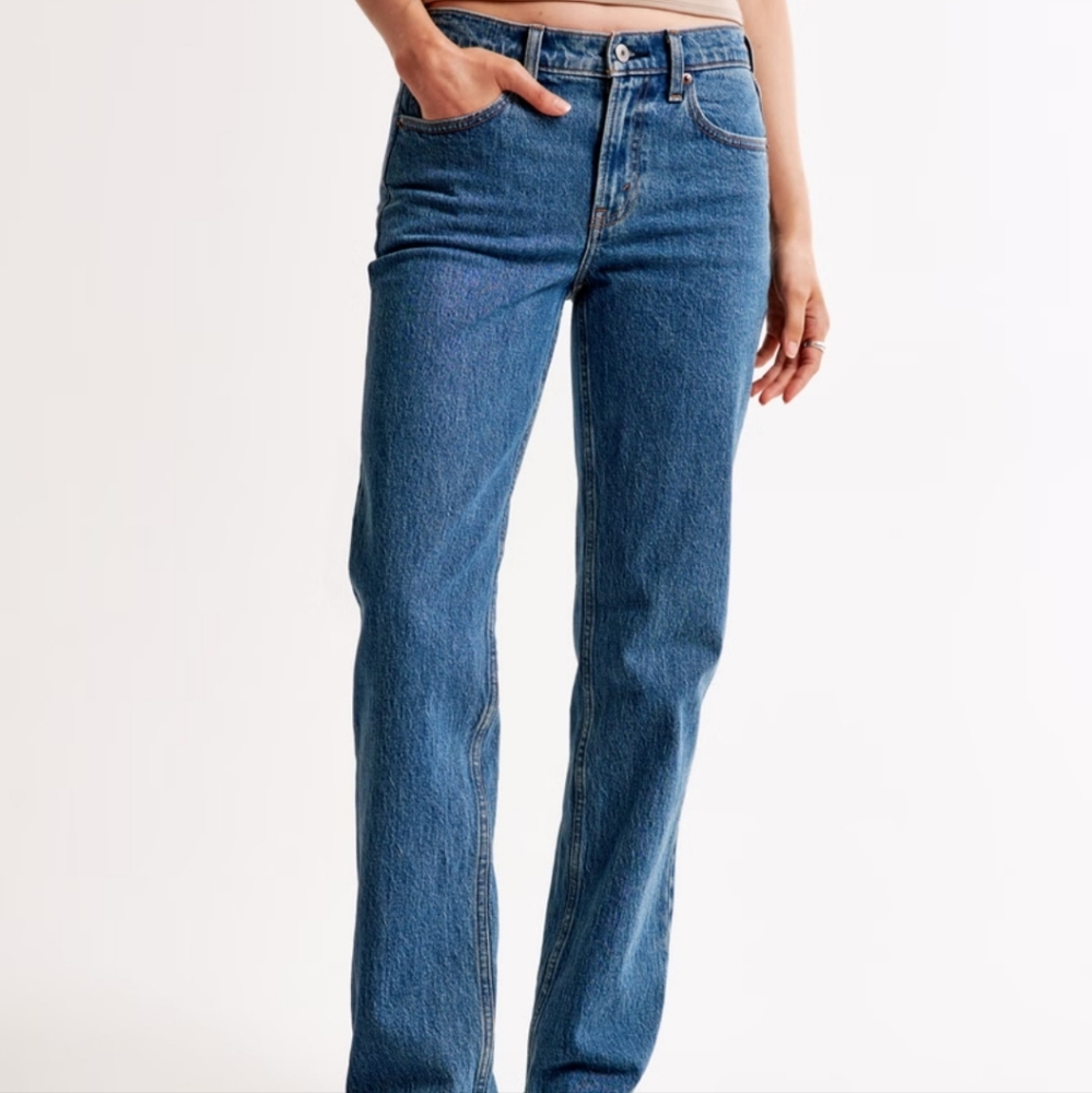 NWT Abercrombie Women's The 90s Straight Jeans Sz 29 (8R)